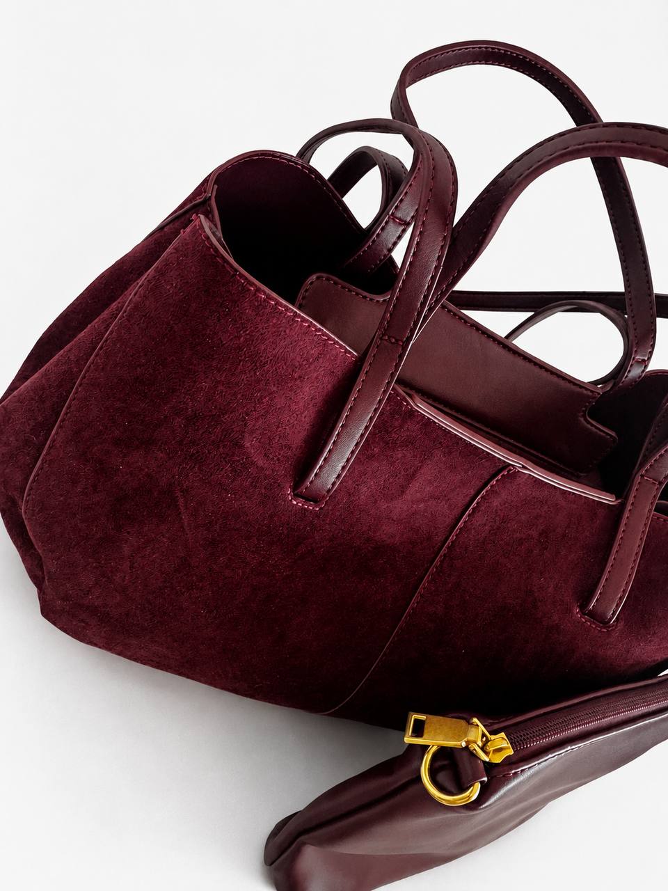 Bolso Burdeos Elegante con Neceser Interior